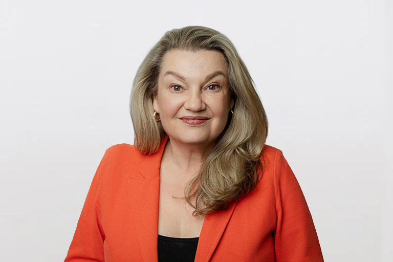 Leesa headshot - white background